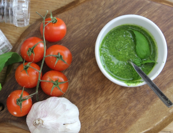 Bazalkové pesto