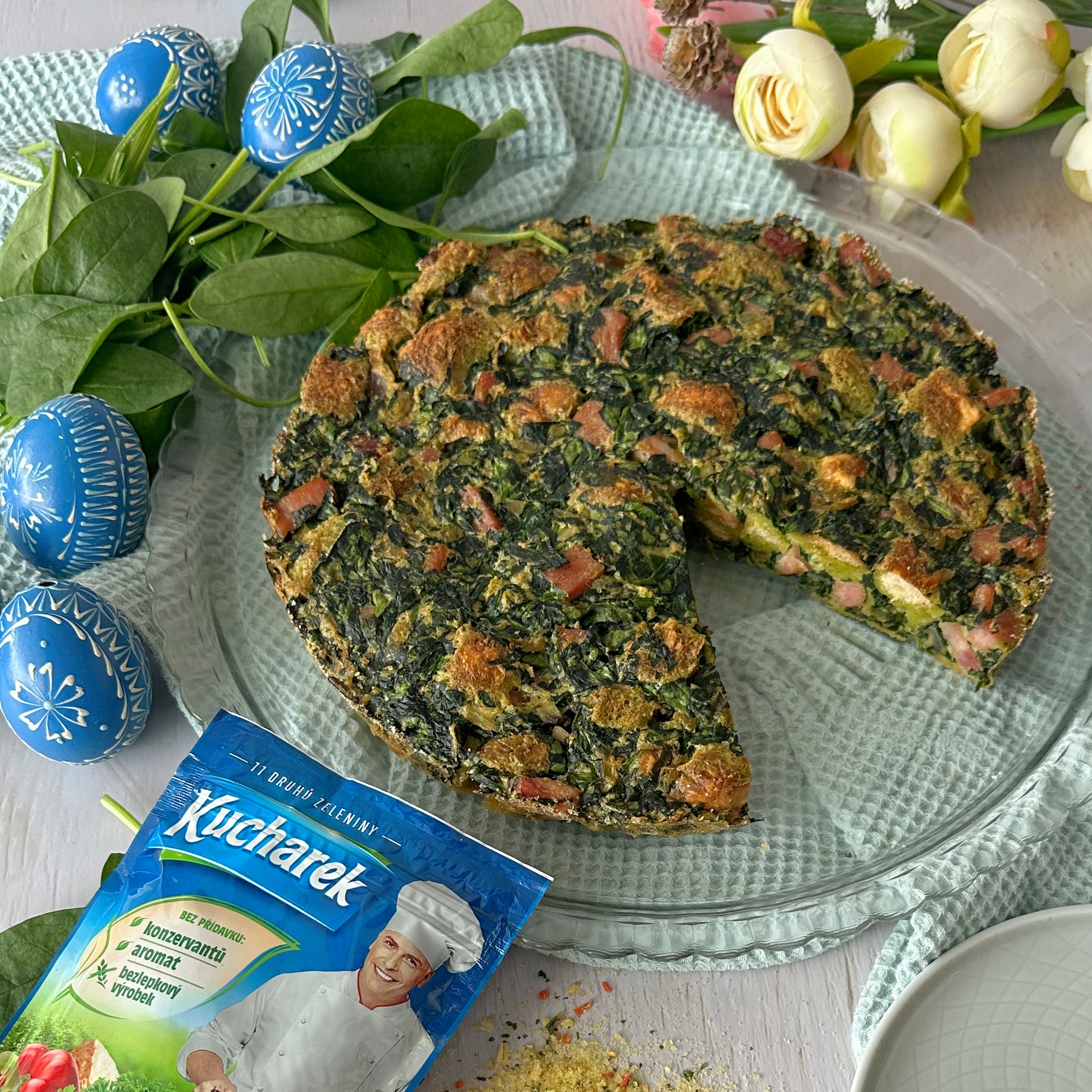 Velikonoční nádivka se špenátem, uzeným masem a bylinkami