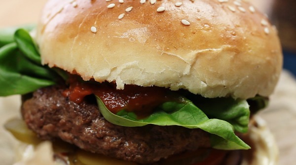 Hamburger z grilu