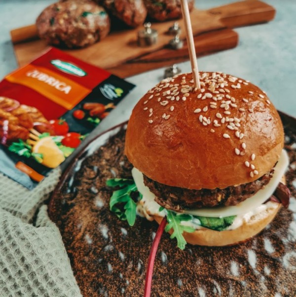 BURGERY S KOŘENÍM ČUBRICA