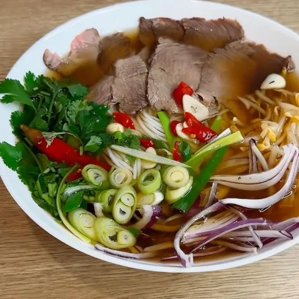 Pho Bo tažený přes noc